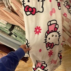 Pretty Print Series of the Hello Kitty Blanket